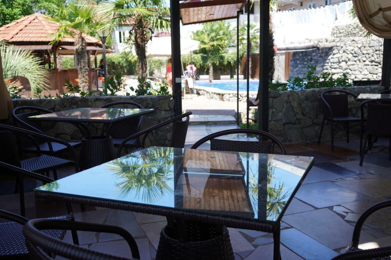 Ponto Hotel Kobuleti Exterior foto