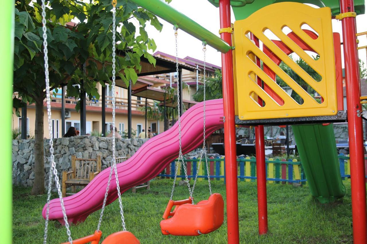 Ponto Hotel Kobuleti Exterior foto